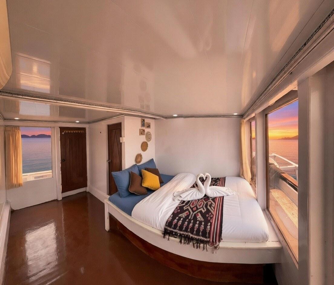 Jember — Private Cabin – King Cirox 2 Phinisi