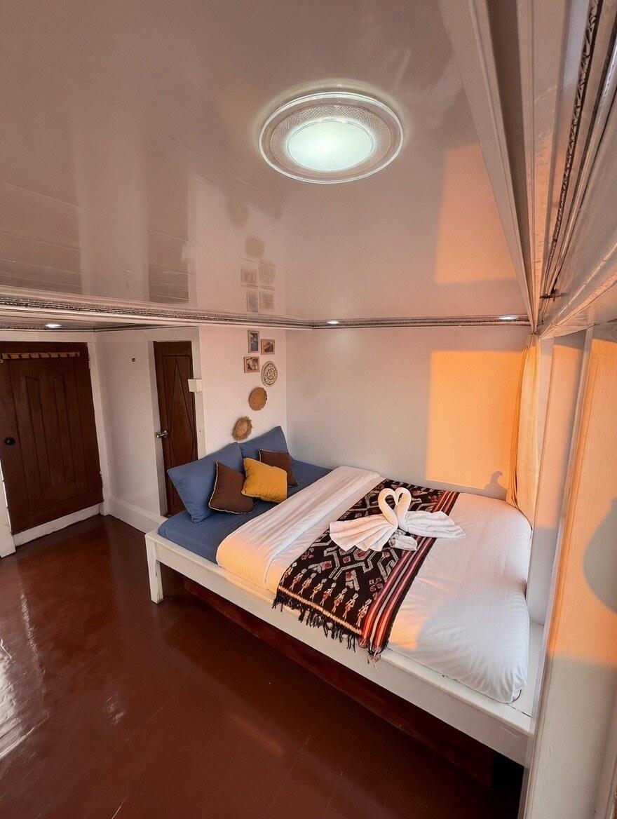 Jember — Private Cabin – King Cirox 2 Phinisi