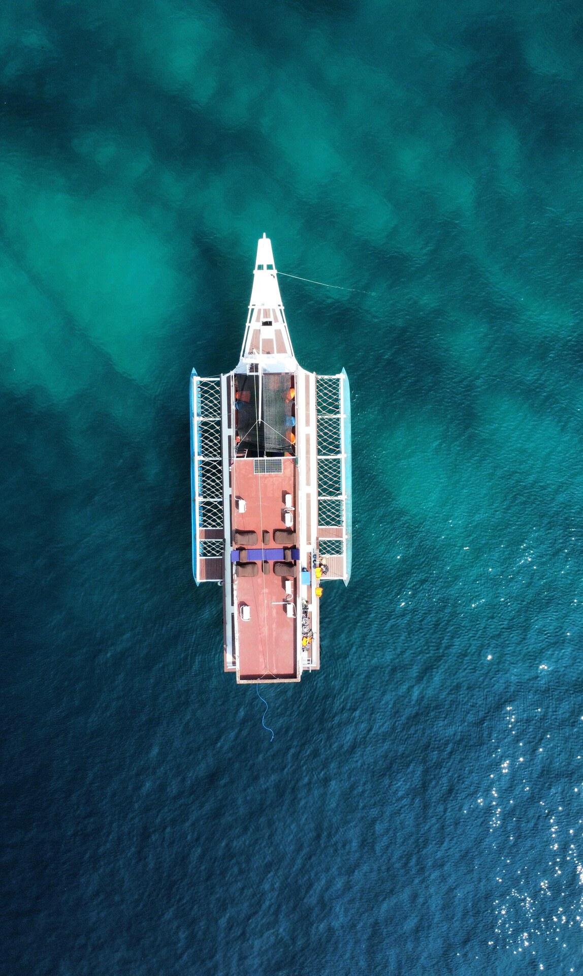 King Cirox 2 Phinisi – Komodo photography boat: three decks to shoot from and a crew that films you